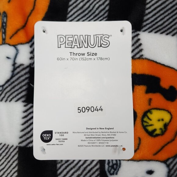 Peanuts Pet Throw By Berkshire 60" x 70" Halloween Snoopy Pumpkin Design Fall - Picture 4 of 9